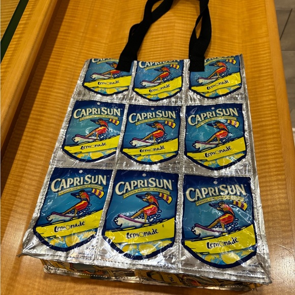 🌸 Capri Sun Pacific Cooler Pouch
Shopping Tote Bag 🌸 - Picture 4 of 10